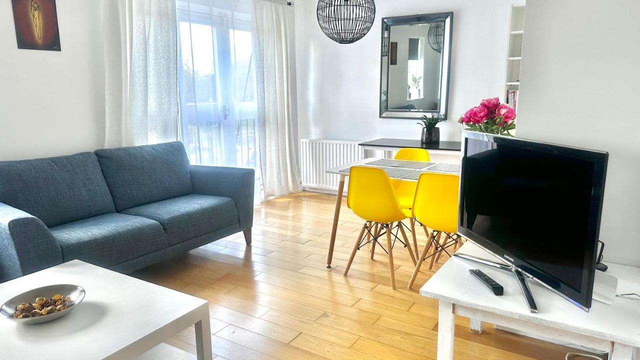 Amazing Location - Of London- 2 Bedroom Stunning Canal View House With Private Garden,parking & Balcony Londra