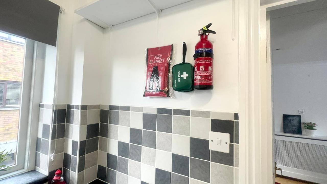 Amazing Location - Of London- 2 Bedroom Stunning Canal View House With Private Garden,parking & Balcony Appartamento *